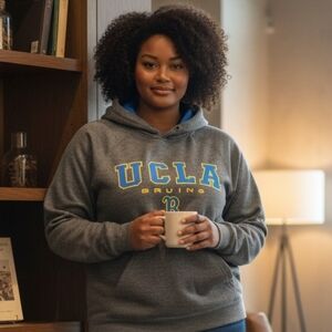 Grey XL UCLA sweatshirt ebroidered front